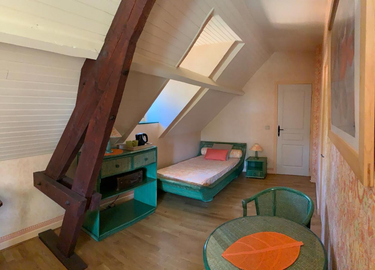 Le Moulin Du Boisset Bed & Breakfast Saint-Denis-les-Martel Bagian luar foto
