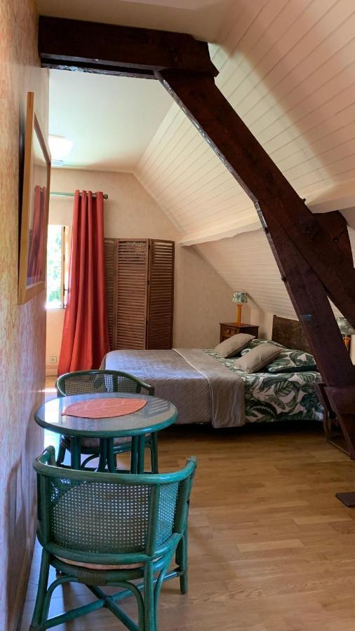 Le Moulin Du Boisset Bed & Breakfast Saint-Denis-les-Martel Bagian luar foto